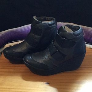 Fly London Yugo Metallic Booties 38